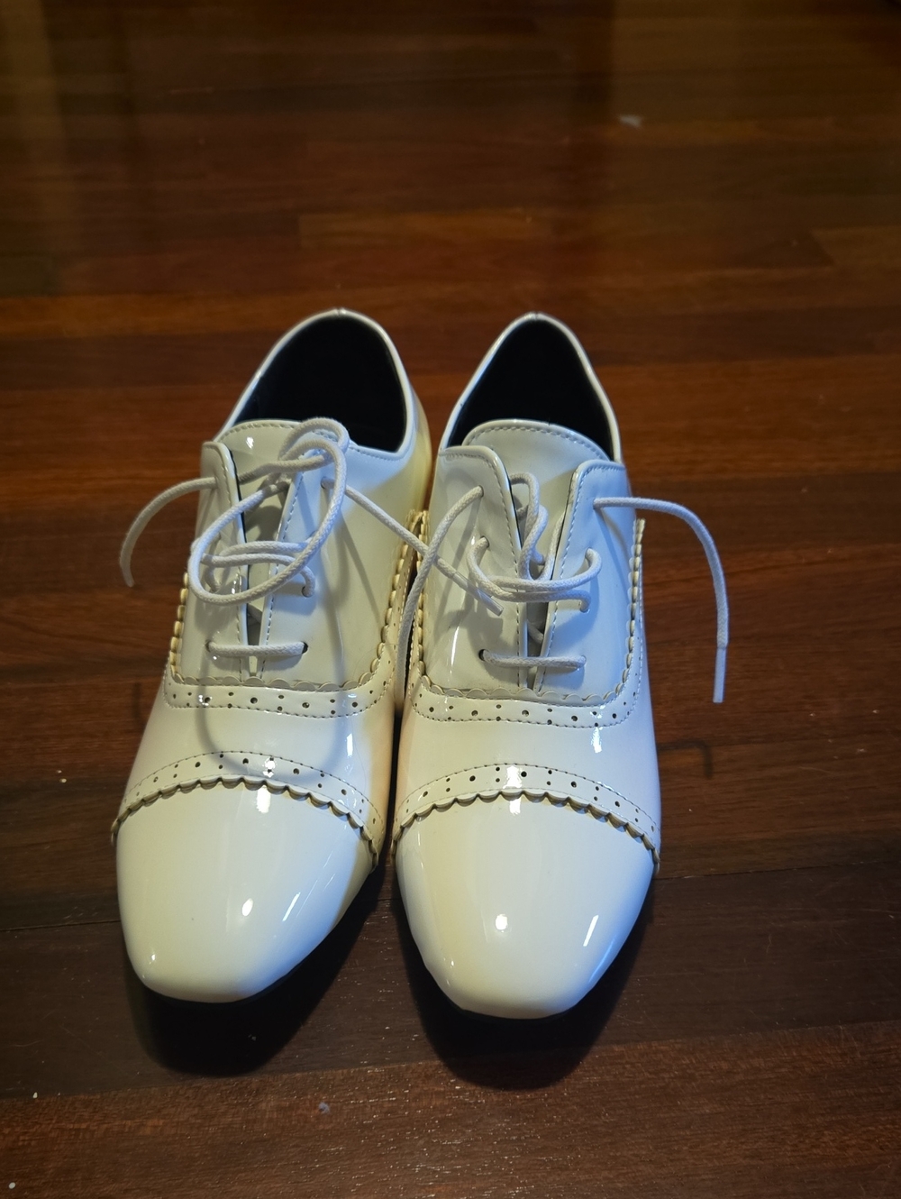 Unbranded NWOT Women's White Oxford Shoes 37 (6.5)